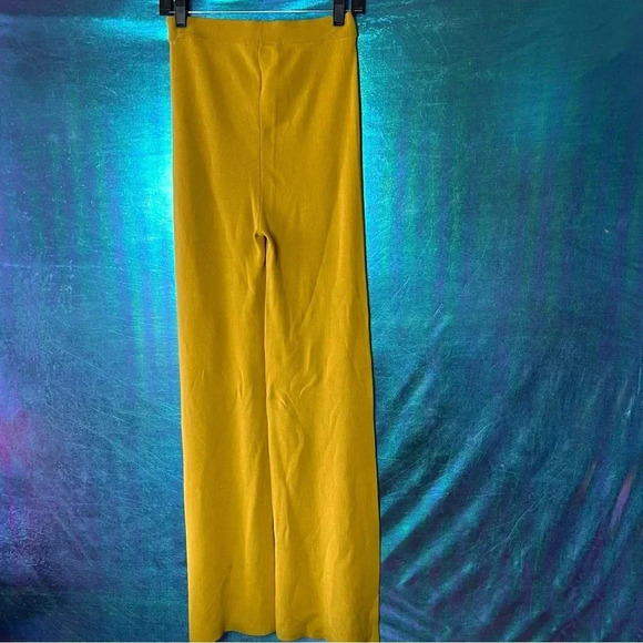 Forever 21 Mustard High-Waisted Dress Pants Size Medium - Picture 2 of 3